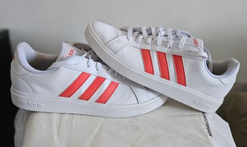 Tênis Adidas 43 (calça 42/43) usado só 2x