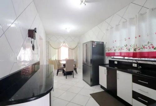 Casa com 3 quartos no Igapó Hk02.