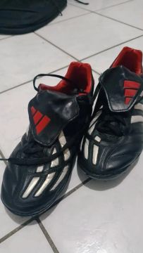 Chuteiras Adidas - Tamanho 41