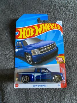 Carrinhos Hot Wheels lacrados