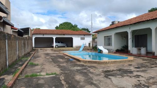 Casa com terreno grande em Anastácio perto do fórum 