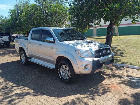 Hilux 2011, Muito Nova 