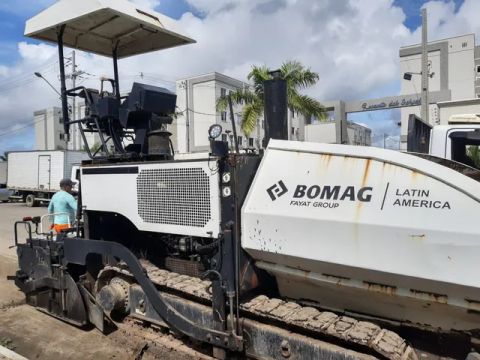 Vibroacabadora, marca Terex, modelo VDA700, ano 2009, impecável.