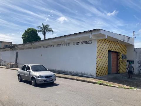 Alugo galpao no Santo Antônio com 500m2