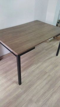 Mesa de Jantar s/ cadeiras  - R$ 250,00