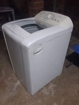 Máquina de Lavar Electrolux.