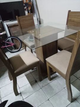 Mesa 4 cadeiras 