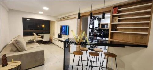 Apto Mobiliado de 2 Quartos com Suíte, Piscina e Vaga de Garagem no Coração de Porto