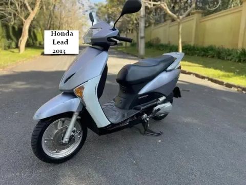 Honda Lead 2013 Prata 43.500km pneus novos