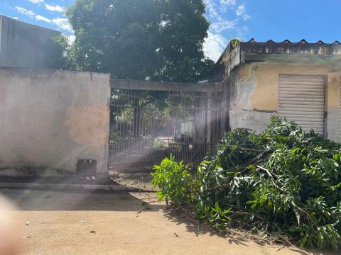 Terreno com loja a venda
