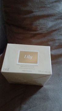 Hidratante lily lacrado