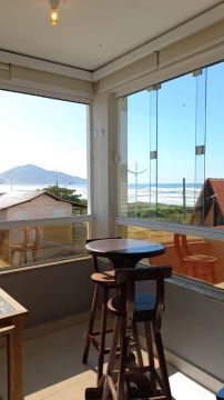 Vendo apartamento mobiliado quadra mar em Meia Praia Navegantes Sc