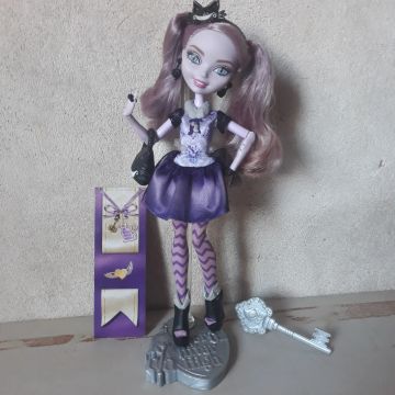 Boneca Kitty Cheshire (basica) Ever After High