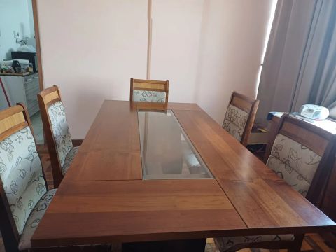 Jogo mesa com 6 cadeiras