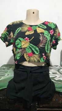 Roupas femininas semi-novas