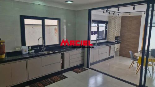 uma exelente casa em um condominio de luxo entre caçapava e sj dos campos