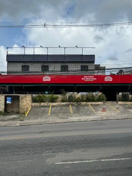 Aluga-se primeiro andar inteiro na Av belmino Correia, centro camaragibe , com 7 salas 