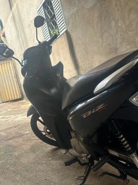 Honda Biz 125 - Ano 2020 - Bem conservada