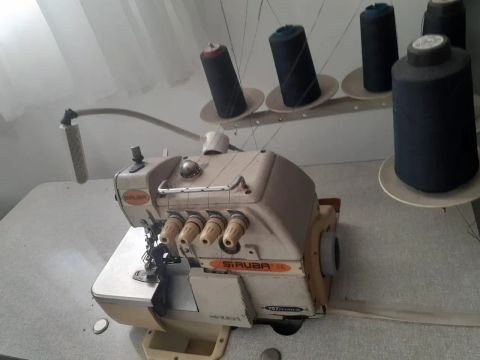 Máquina de Costura Interlock Siruba 