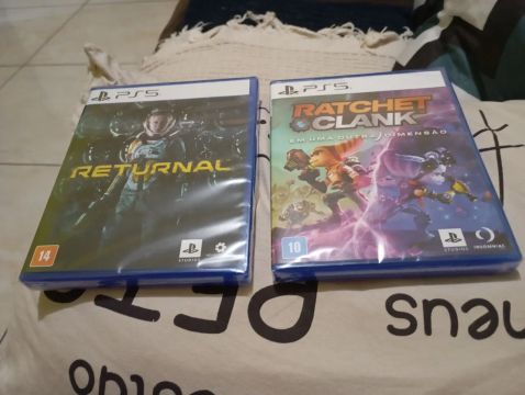 Dois jogos lacrados de ps5 