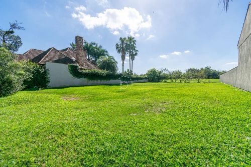 Venda de Terreno em Condomínio em Porto Alegre-RS, bairro Terra Ville com 1062m² Área Cons