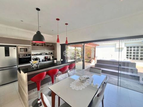 Casa à venda com 3 quartos em Camobi, Santa Maria - RS