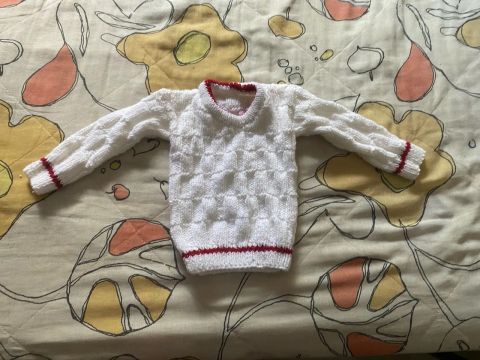 Suéter de lã branco para bebê RN