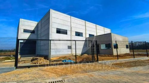 Galpão 712m² para Alugar - Próximo à Rodovia Jorge Lacerda