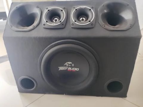 Caixa de Grave som Tipo Trio Elétrico com Grave Subwoofer 12"  twitter e corneta