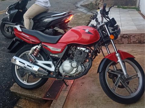 Suzuki GSR150i