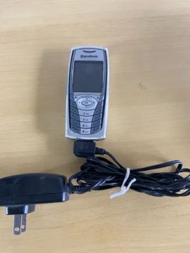 Vendo celular antigo funcionando 
