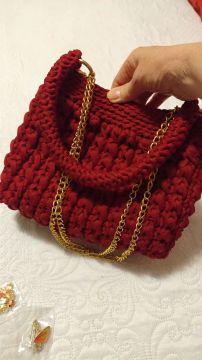 Bolsa de crochê vermelha