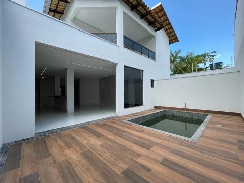 SOBRADO COM 6 QUARTO 305 SUL
