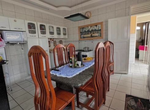 Mesa de Jantar em Mármore 