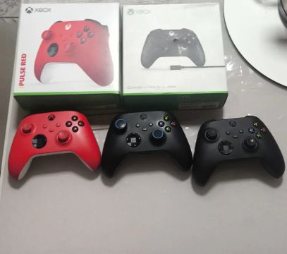 3 Controles Xbox Series X/S - 300 reais cada!