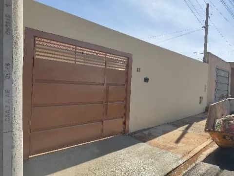 Casa no Vale dos Pinheiros em Agudos 