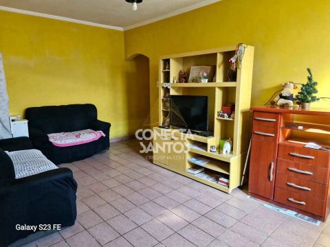 Casa 2 quartos São Vicente - R$ 334 mil
