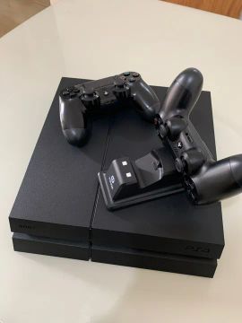 PlayStation 4 500gb na caixa + 2 controles + 14 jogos + acessórios 
