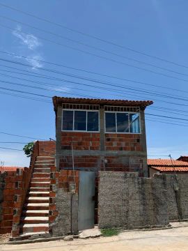 Vende-se casa! 