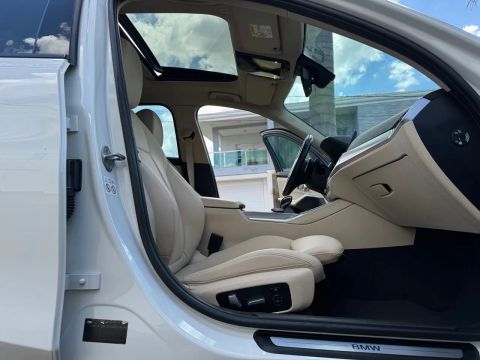 BMW 330i Sport 