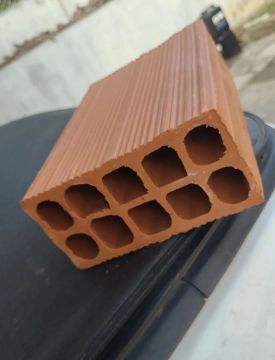 TIJOLO CERÂMICO  *
