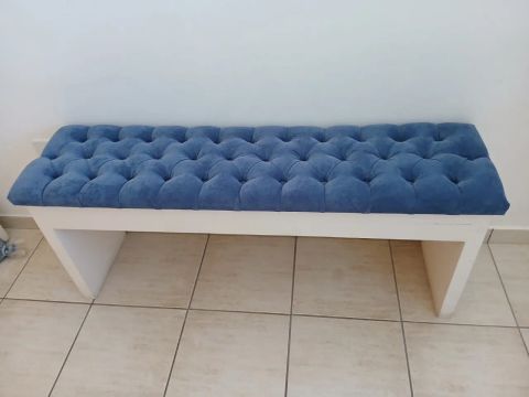 Banco Capitonê estofado azul