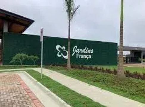 Imóvel para venda possui 405 metros quadrados em Jardins França - Goiânia - GO