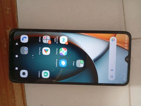 Celular Android em ótimo estado