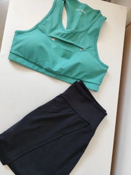 BRECHÓ/Top e Shorts para Academia 