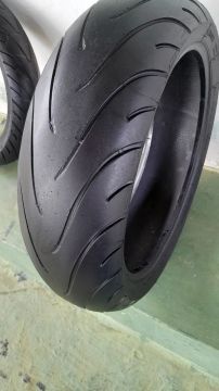Pneu de Moto 120/70-12 Usado