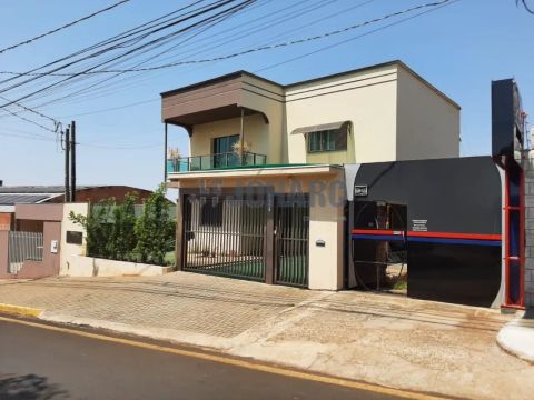 Barracão/Galpão à venda por R$ 880000.00, 400.00 m2 - VILA SAO CARLOS - APUCARANA/PR