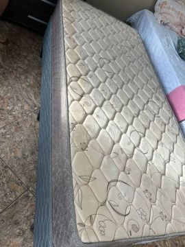 vendo cama box solteiro semi nova