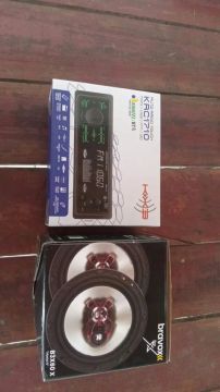 Som automotivo completo com auto rádio e alto falantes