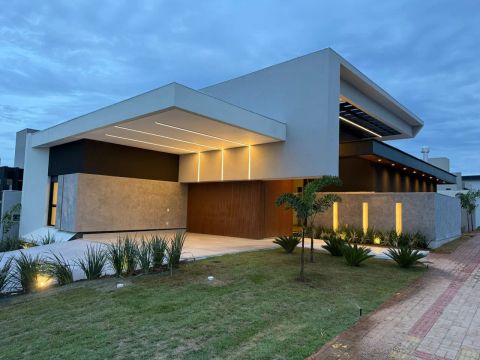 Casa a Venda de Alto Padrao